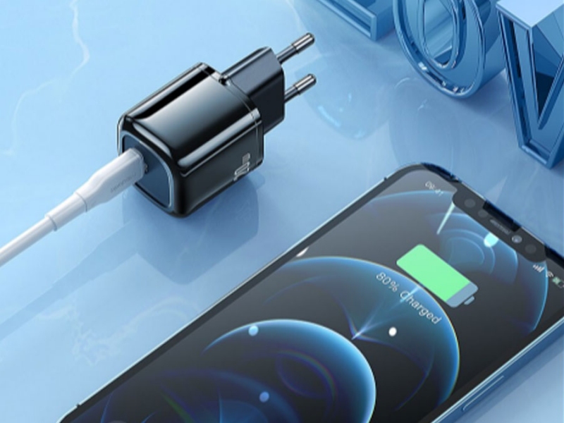 شارژر مسافرتی 20 وات مکدودو مدل CH-829
